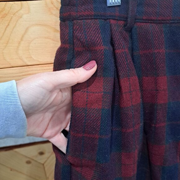 Vtg Sag Harbor Red & Navy Plaid Pleated Wool Blend Shorts Size 14 Lined Womens - Picture 3 of 10
